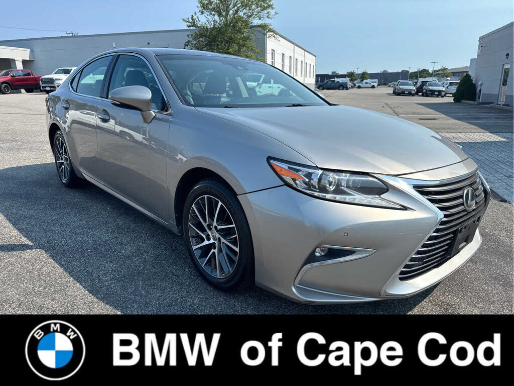 2017 LEXUS ES