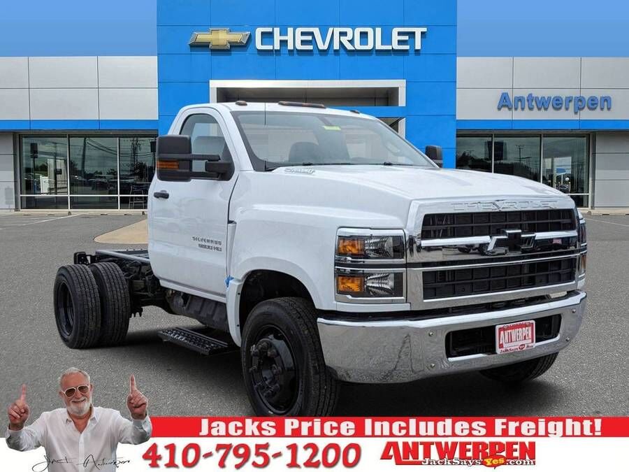 2023 GMC Silverado Medium Duty