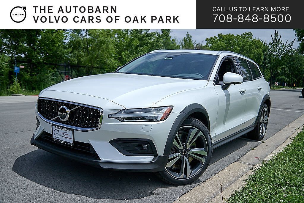 2026 VOLVO V60CC