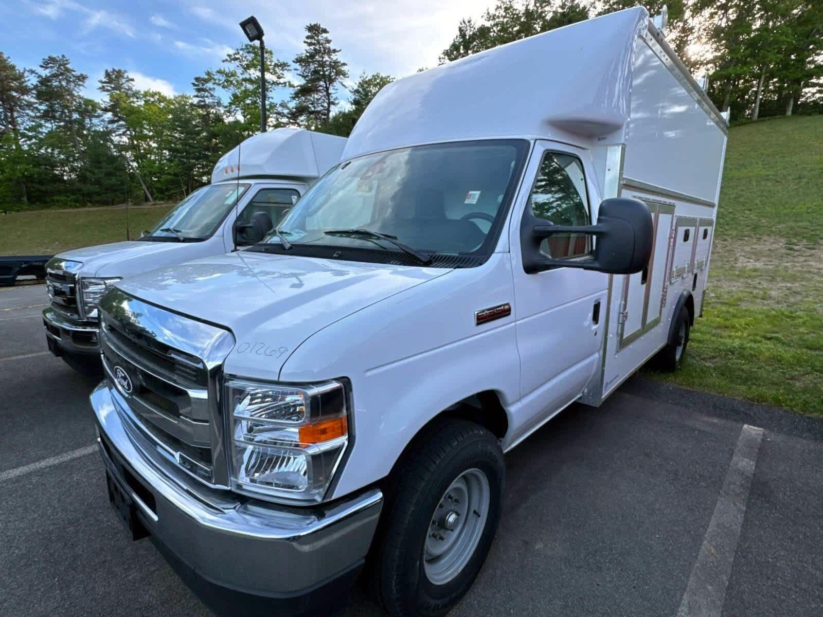 2027 FORD E-350