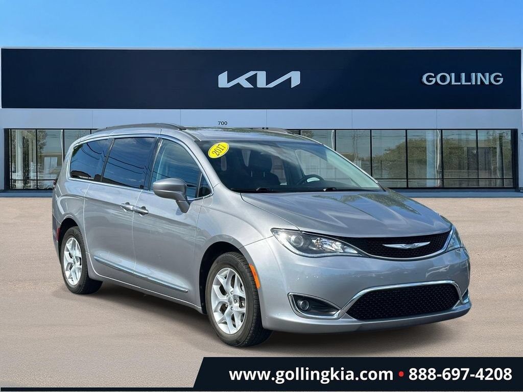 2017 CHRYSLER Pacifica