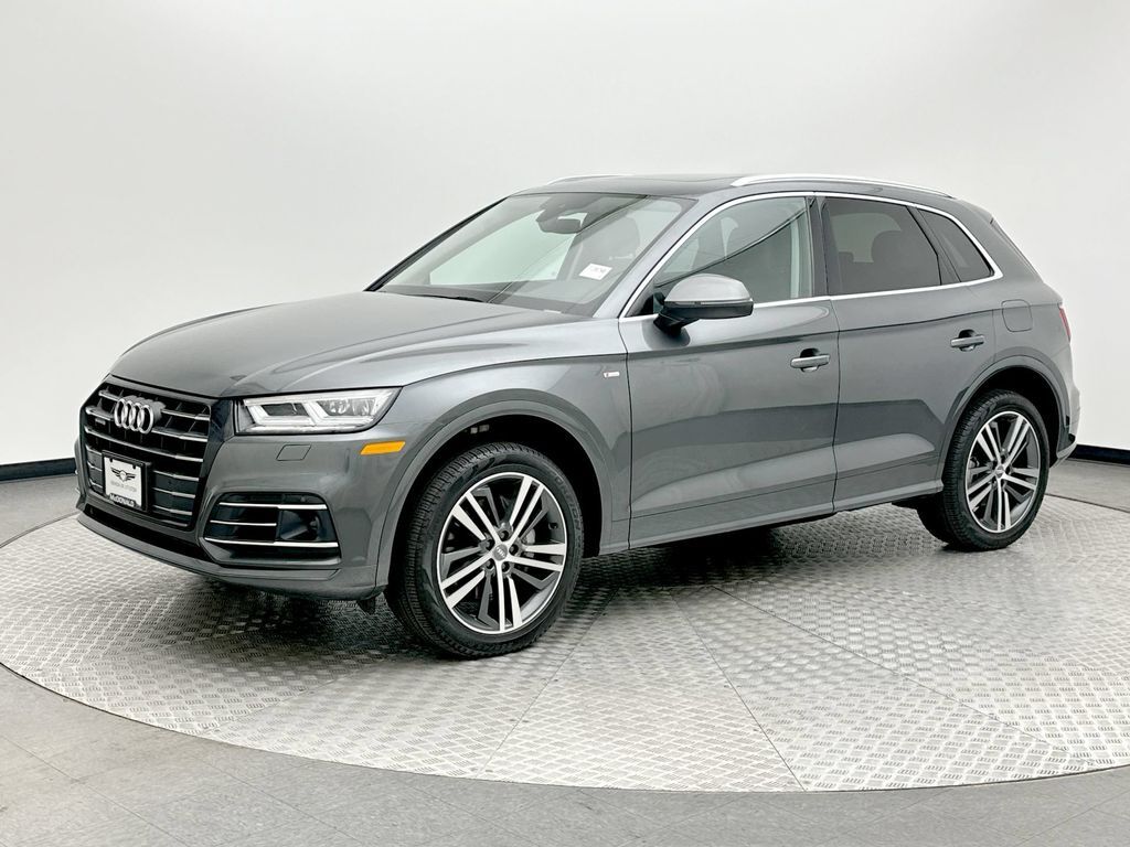 2020 AUDI Q5 e