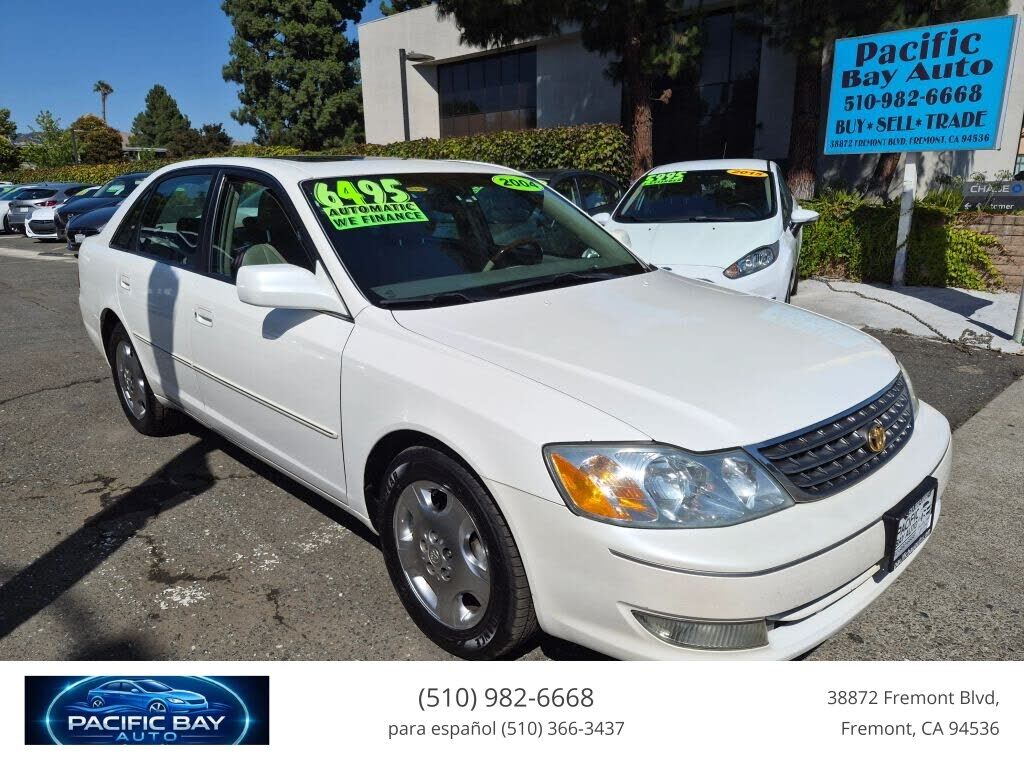 2004 TOYOTA Avalon