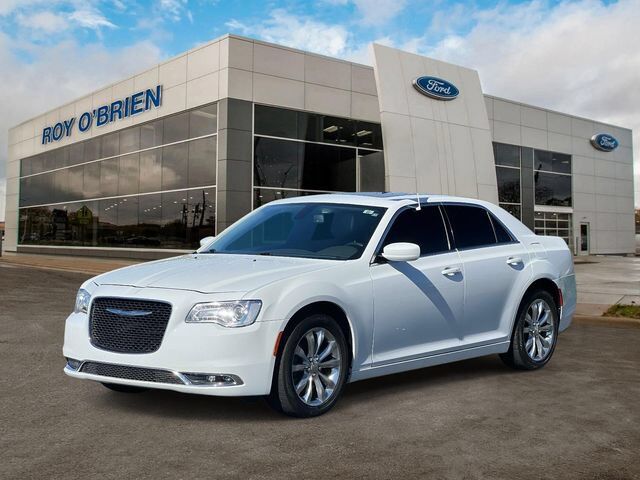 2017 CHRYSLER 300