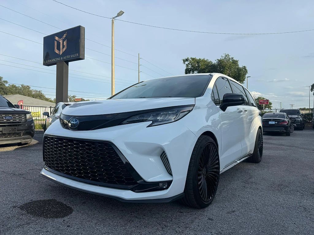 2024 TOYOTA Sienna