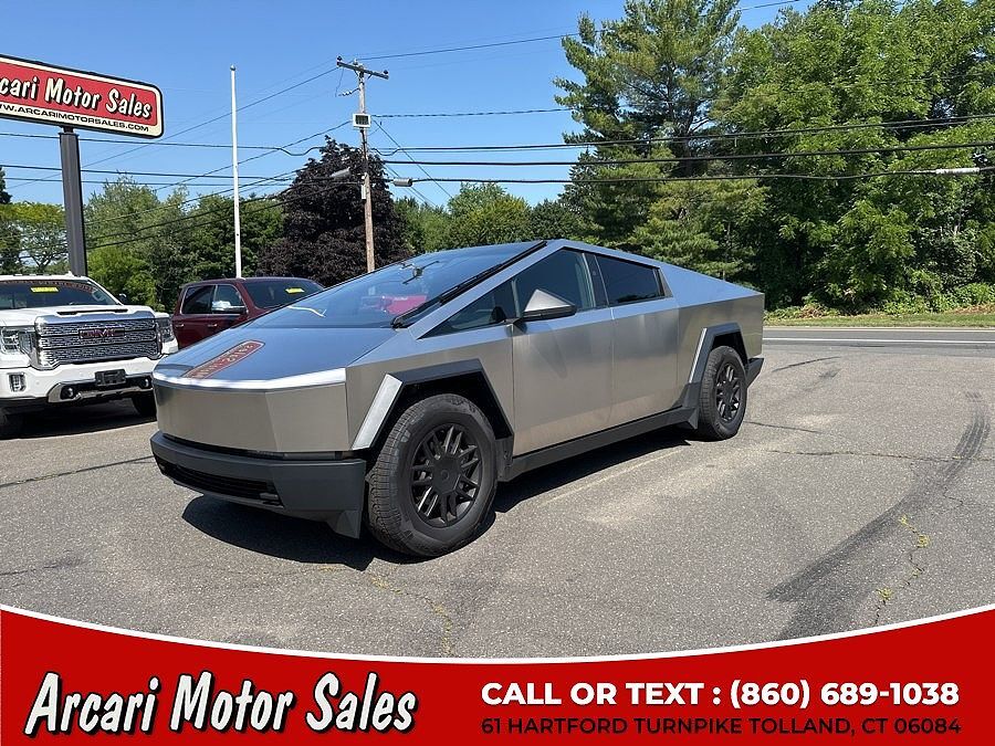 2024 TESLA Cybertruck