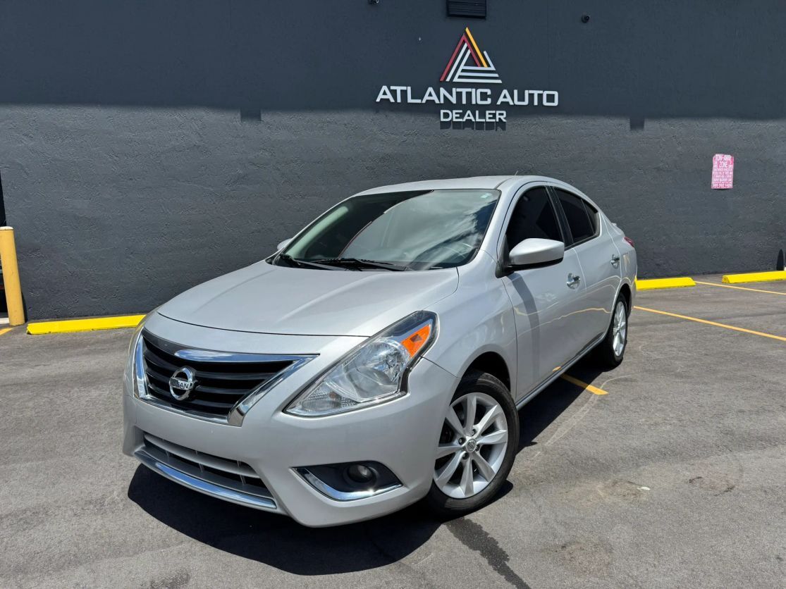 2017 NISSAN Versa