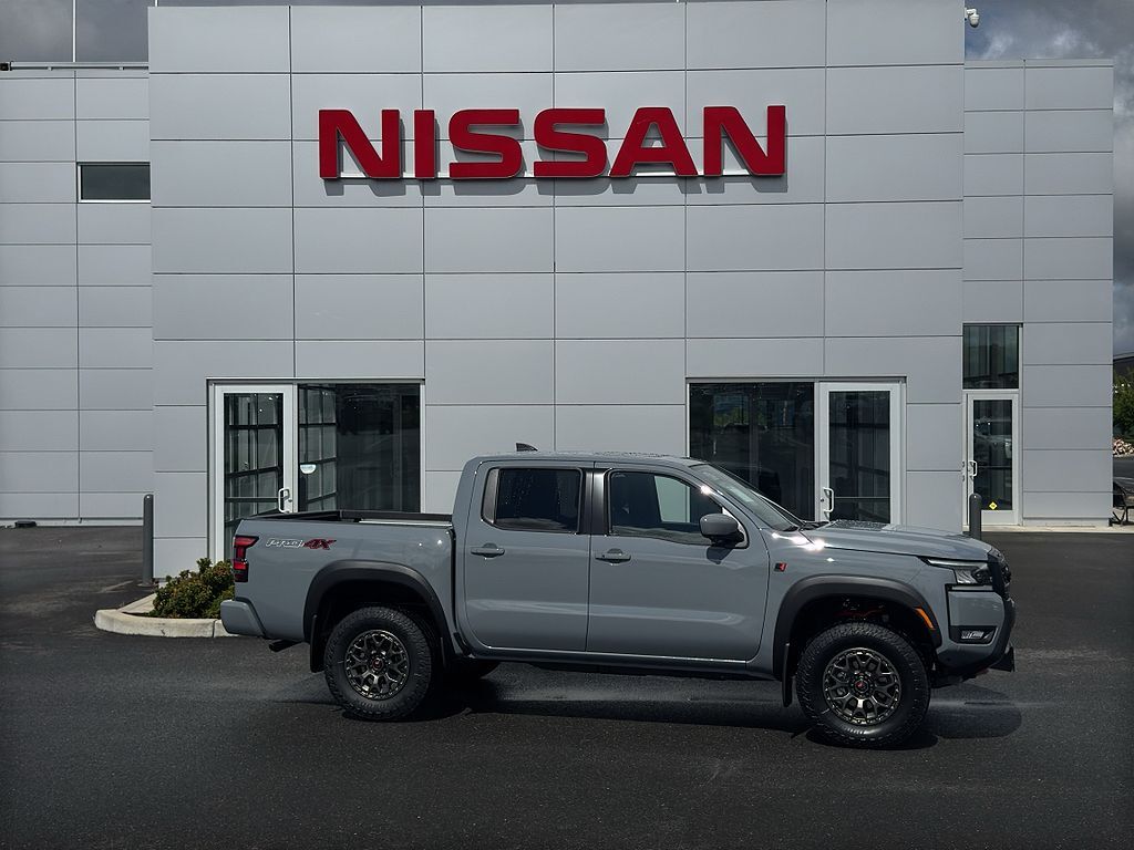2026 NISSAN Frontier