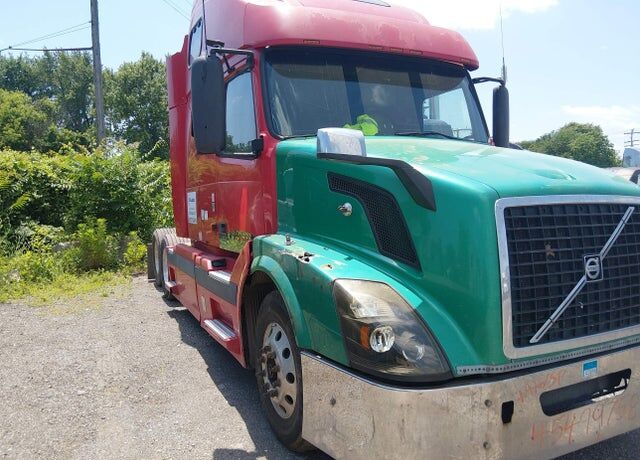 2005 VOLVO TRUCK VNL