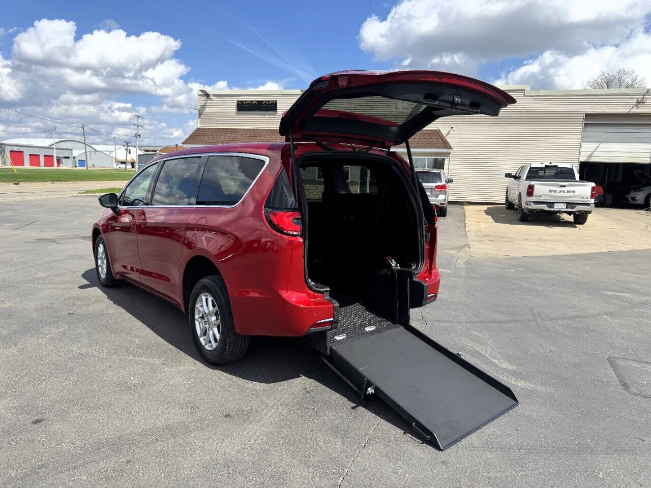 2025 CHRYSLER Pacifica