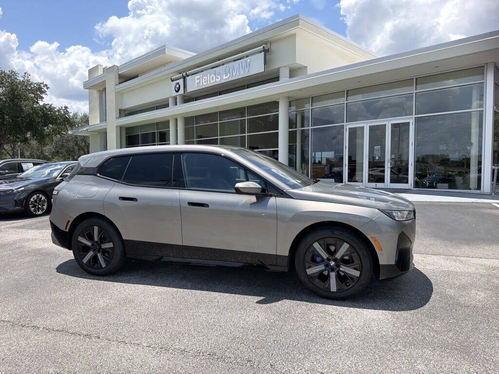 2025 BMW ix