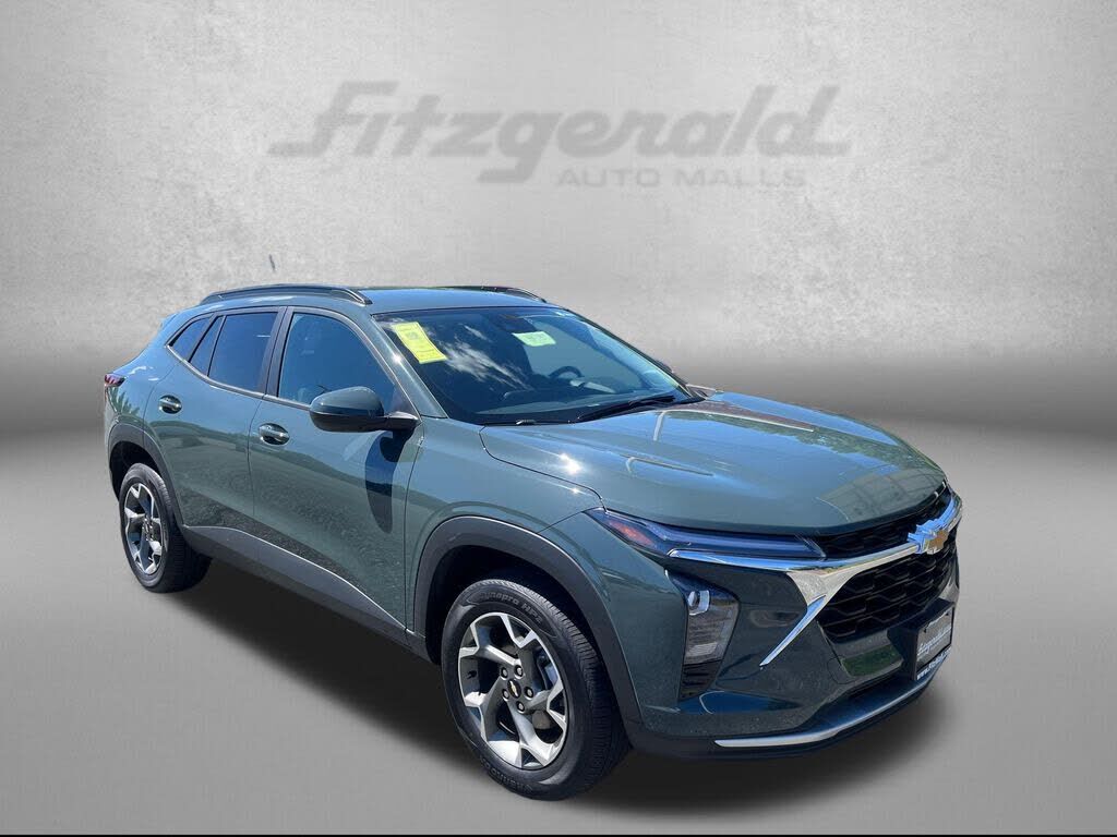 2025 CHEVROLET Trax