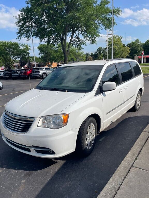 2014 CHRYSLER Town and Country