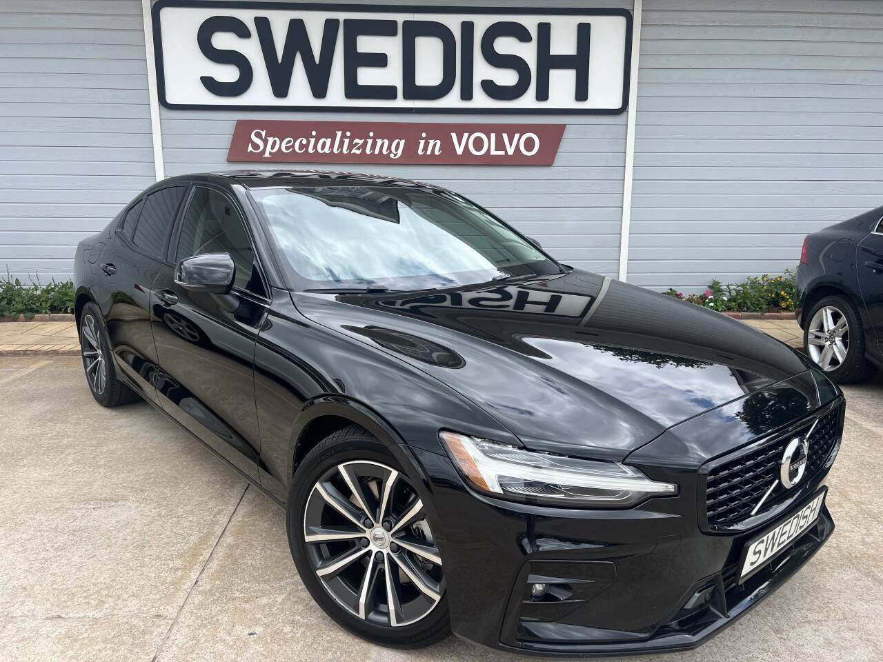 2022 VOLVO S60