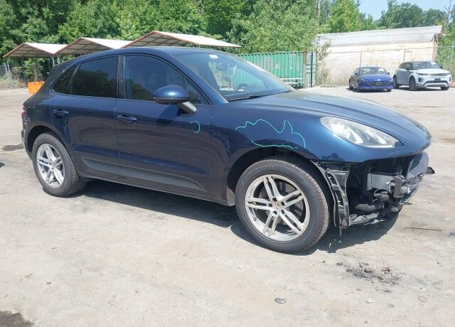 2017 PORSCHE Macan