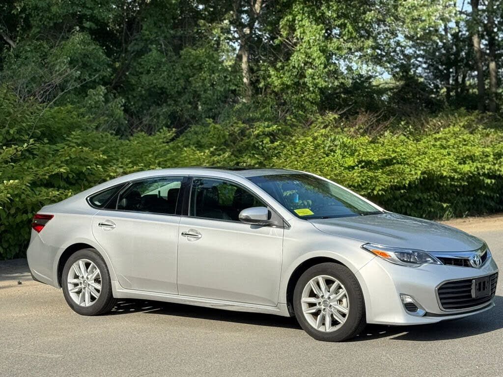2013 TOYOTA Avalon