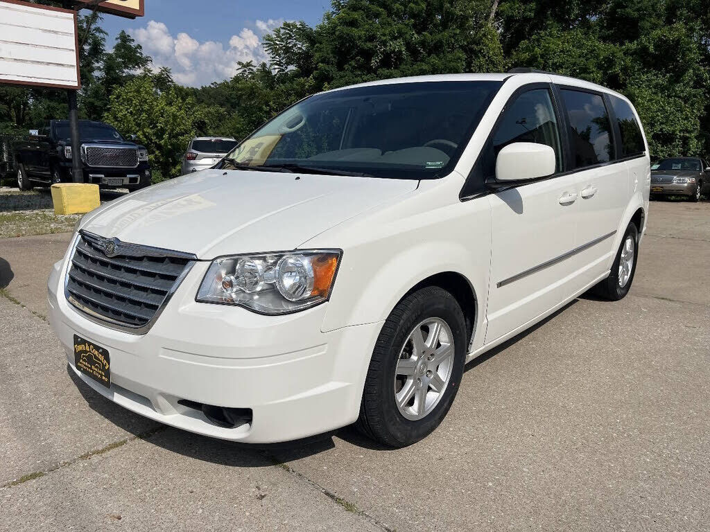 2010 CHRYSLER Town and Country