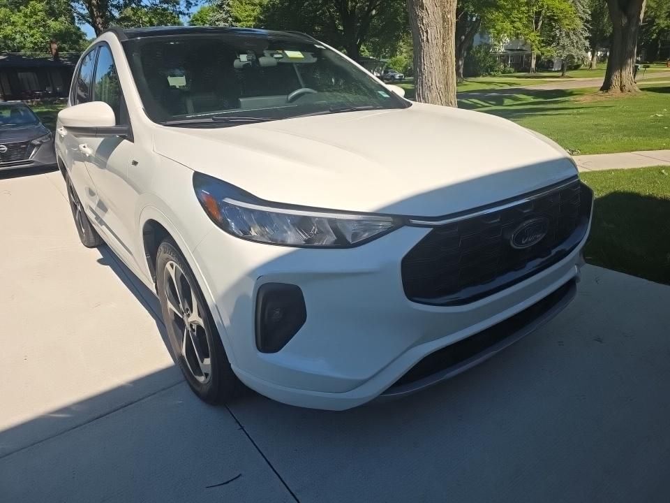2024 FORD Escape