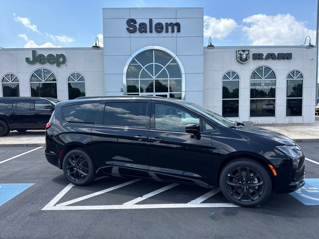 2027 CHRYSLER Pacifica
