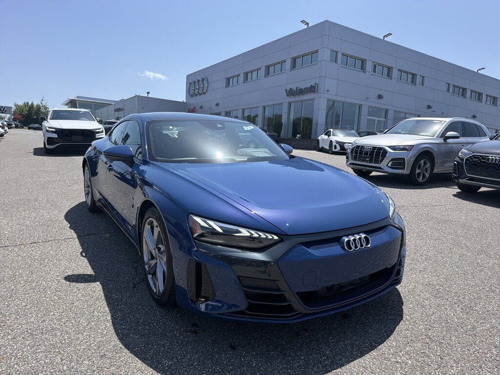 2024 AUDI e-tron GT