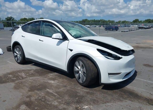 2022 TESLA Model Y
