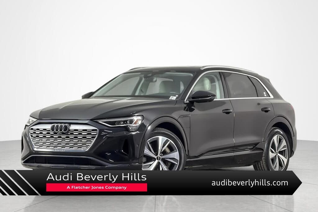 2024 AUDI Q8