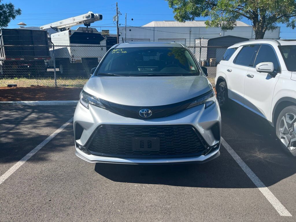 2025 TOYOTA Sienna