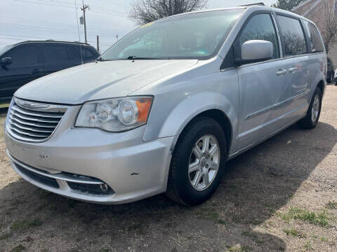2012 CHRYSLER Town and Country
