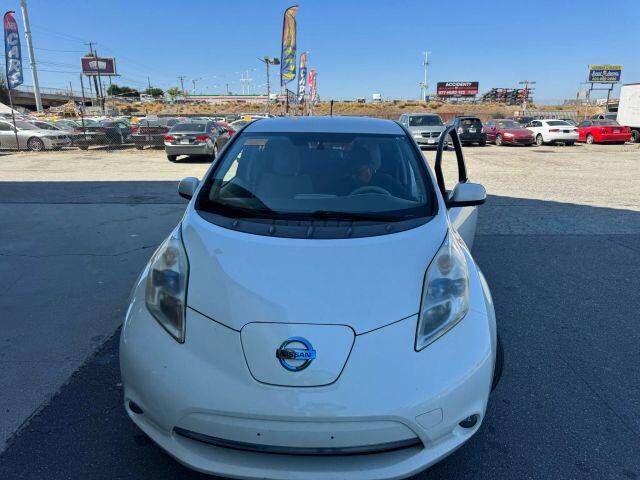 2011 NISSAN Leaf
