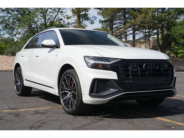 2023 AUDI Q8