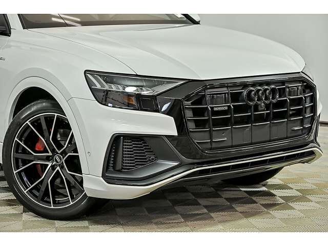 2023 AUDI Q8