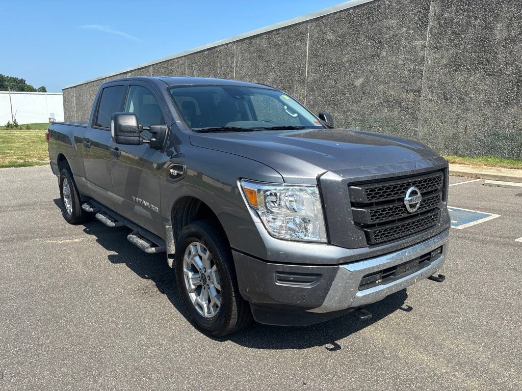 2024 NISSAN Titan