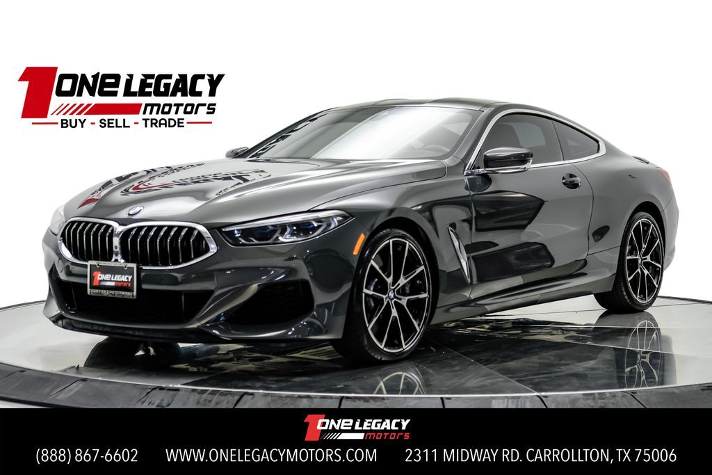 2022 BMW M8