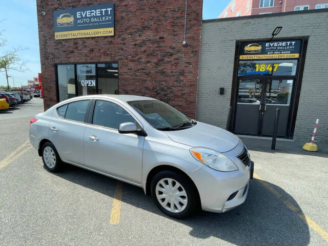 2012 NISSAN Versa