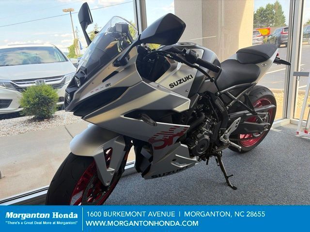 2024 SUZUKI GSX-8R