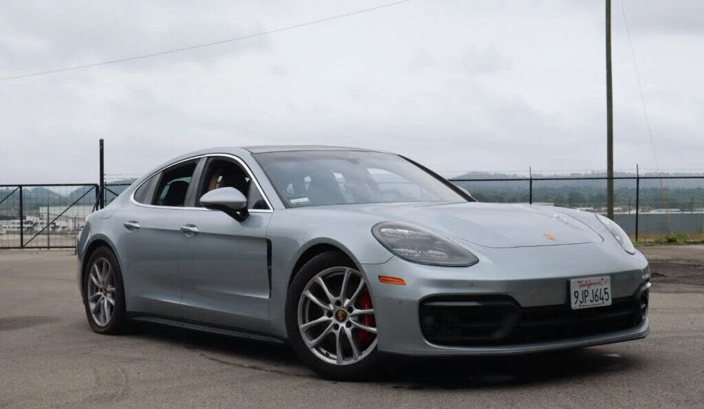 2023 PORSCHE Panamera