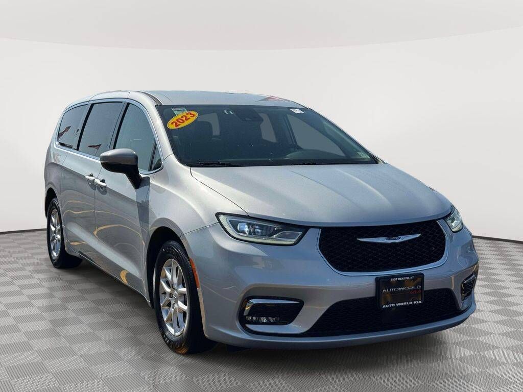 2023 CHRYSLER Pacifica