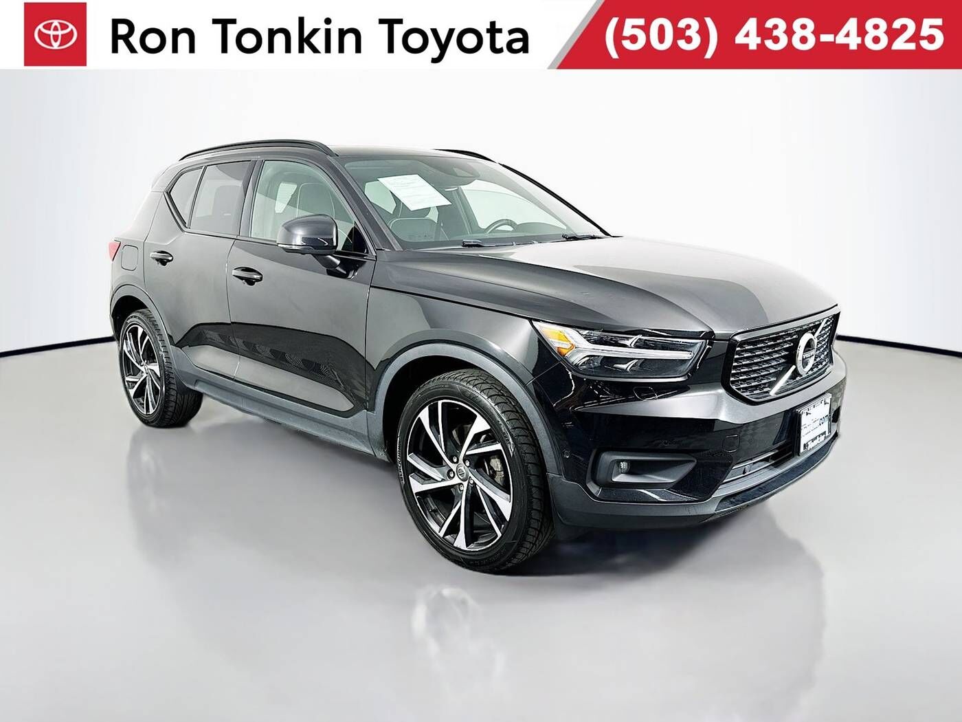 2021 VOLVO XC40