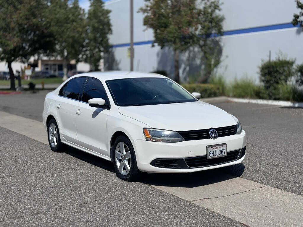 2013 VOLKSWAGEN Jetta