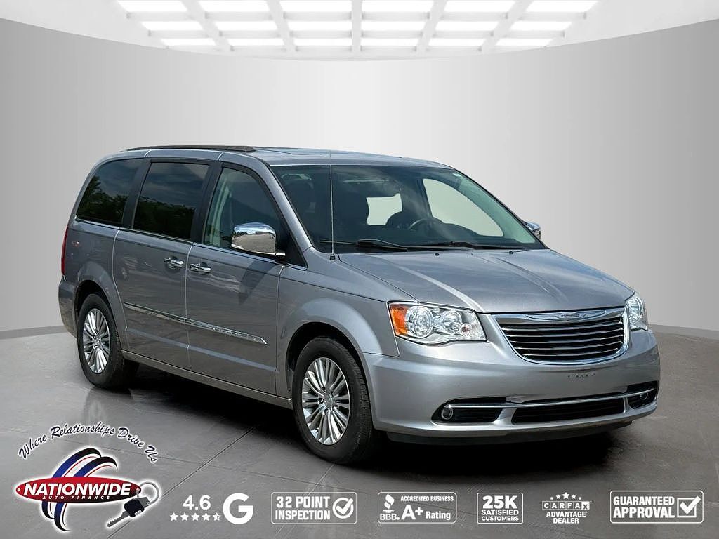 2016 CHRYSLER Town and Country