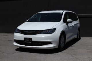 2023 CHRYSLER Voyager