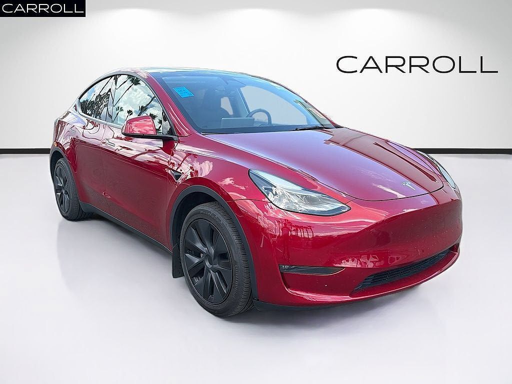2025 TESLA Model Y