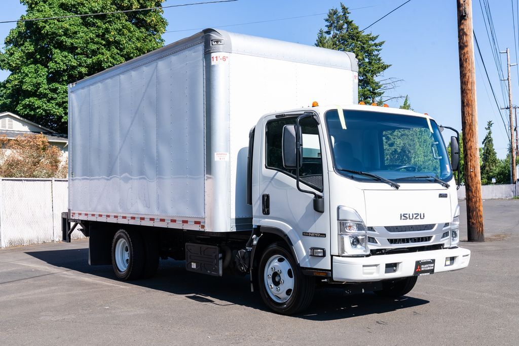 2023 ISUZU NPR-HD