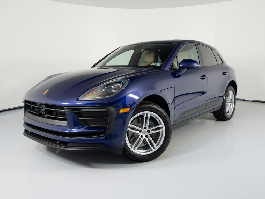 2026 PORSCHE Macan