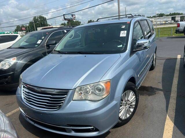 2012 CHRYSLER Town and Country