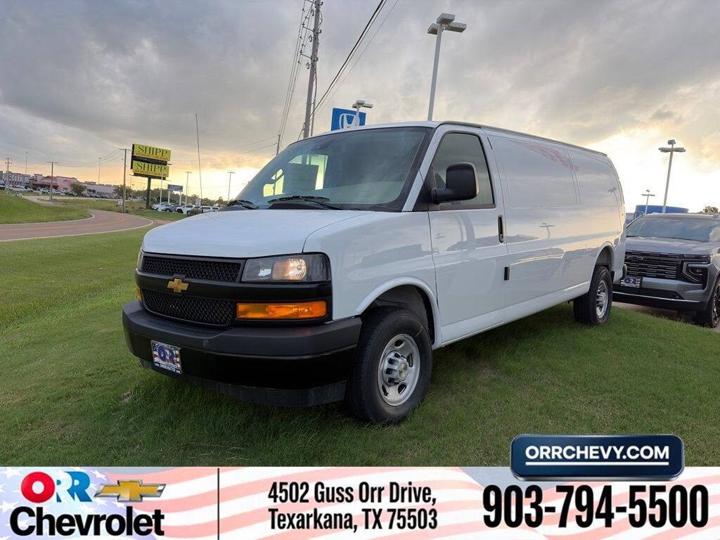 2026 CHEVROLET Express