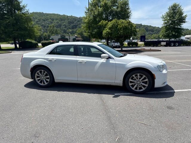 2016 CHRYSLER 300