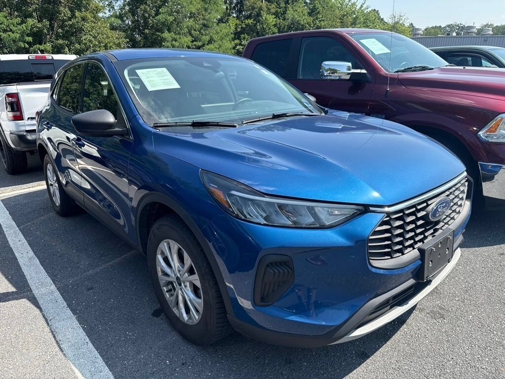 2023 FORD Escape