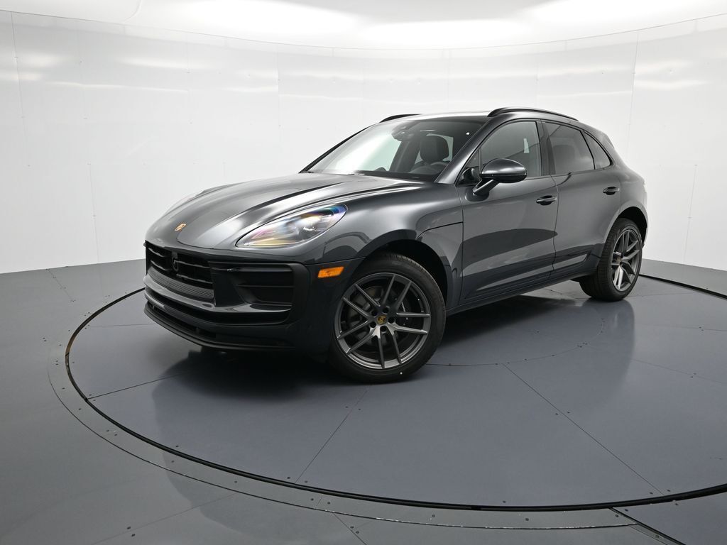 2026 PORSCHE Macan