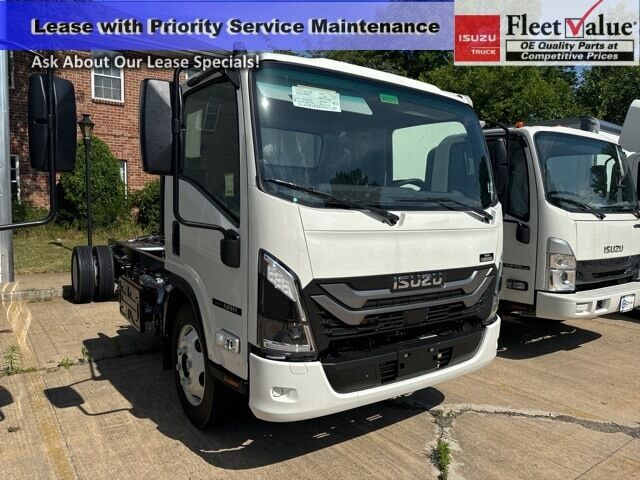 2025 ISUZU NRR